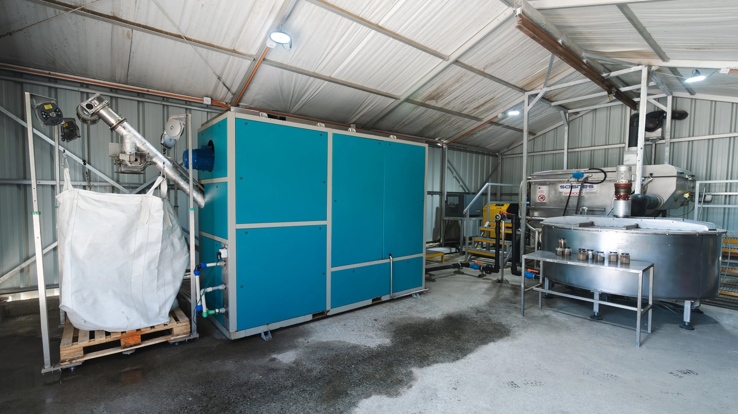 Sala de tratamiento y equipos de un centro de cultivo